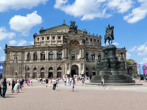 Außenansicht von Semperoper